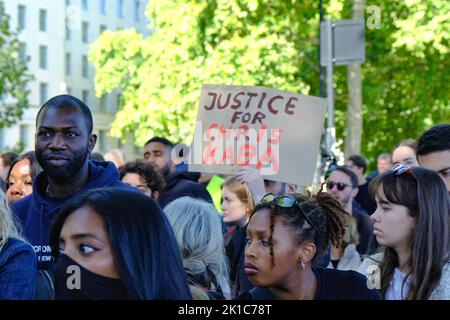 London, UK. 17th September, 2022. Protesters holding anti-racism placards gathered outside Metropolitan Police HQ, New Scotland Yard for the second weekend in a row after Chris Kaba, an unarmed 24-year-old black man and father-to-be was fatally shot by a firearms officer in Streatham following a car pursuit. Credit: Eleventh Hour Photography/Alamy Live News Stock Photo