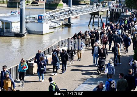 London, UK. Bankside. The queue for Queen Elizabeth II's Lying-in-State stretched from Southwark Park to Westminster Hall taking up to 14 hours to reach it's destination. Credit: michael melia/Alamy Live News Stock Photo