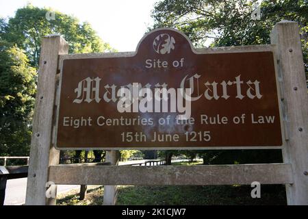 Runnymede, Surrey, UK. 17th September, 2022. Mourners came to see the flowers laid by the HM Queen Elizabeth Magna Carta Statue in Runnymede today. Credit: Maureen McLean/Alamy Live News Stock Photo