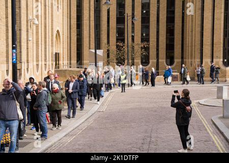 Respect The Queue people joining the queues along the banks of the River Thames to pay ...
