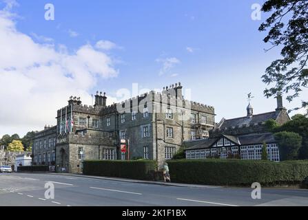 The Bedford Hotel in the Devonshire town of Tavistock. Once the retreat of Duke’s of Bedford now an Historic England, grade II listed building. Stock Photo