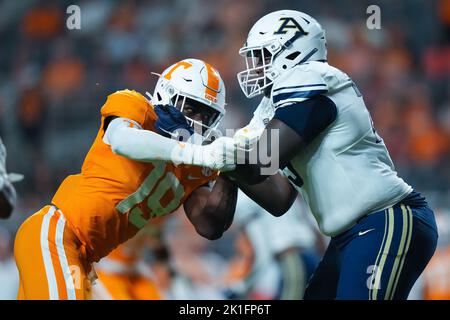 September 17, 2022: Joshua Josephs #19 of the Tennessee Volunteers rushes the passer during the NCAA football game between the University of Tennessee Volunteers and the University of Akron Zips at Neyland Stadium in Knoxville TN Tim Gangloff/CSM Stock Photo