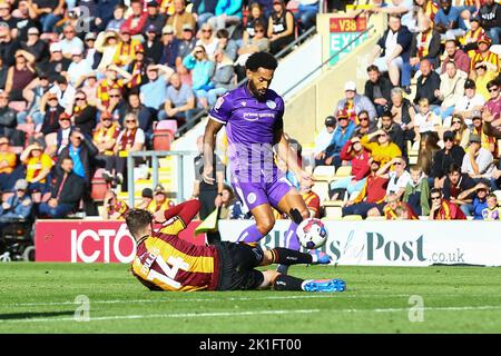 The University of Bradford Stadium, Bradford, England - 17th September 2022 Jordan Roberts (11) of Stevenage and Matty Foulds (14) of Bradford City battle for the ball - during the game Bradford City v Stevenage, Sky Bet League Two,  2022/23, The University of Bradford Stadium, Bradford, England - 17th September 2022 Credit: Arthur Haigh/WhiteRosePhotos/Alamy Live News Stock Photo