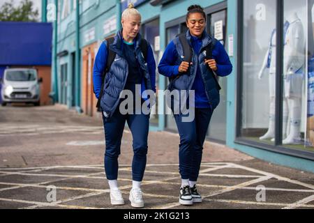 Bethany England #9 of Chelsea Women and Jess Carter #7 of Chelsea Women arrive during the The Fa Women's Super League match Liverpool Women vs Chelsea Women at Prenton Park, Birkenhead, United Kingdom, 18th September 2022  (Photo by Phil Bryan/News Images) in Birkenhead, United Kingdom on 9/18/2022. (Photo by Phil Bryan/News Images/Sipa USA) Stock Photo