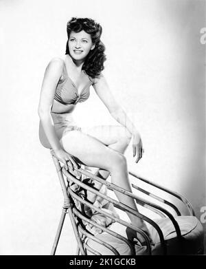 YVONNE DE CARLO 1944 Full Length Portrait in Swimsuit / Bikini publicity for Universal Pictures Stock Photo