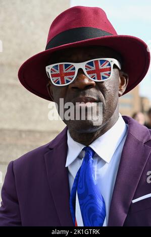 Joseph Afrane, Queue for the Queen's Lying-in-State, Lambeth Bridge, London, UK Stock Photo