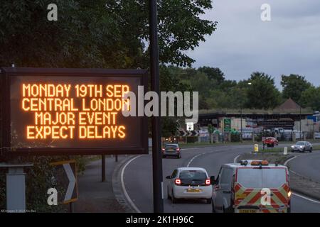 London UK, 18th September 2022.  Traffic warning sign has been displayed across London in preparation for the queen's funeral procession route tomorrow from central London to St George's Chapel. in Windsor Castle.  The Queen Elizabeth II died peacefully, at the age of 96 after 70 years on the throne, at Balmoral on 8th September 2022. Credit: Xiu Bao/Alamy Live News Stock Photo
