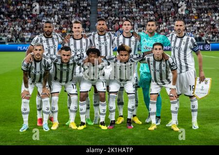 Turin, Italy. 14th Sep, 2022. UEFA Champions League 2022-23. Juventus VS Benfica 1-2. Juventus Team Picture at the begin of the match. Credit: SPP Sport Press Photo. /Alamy Live News Stock Photo