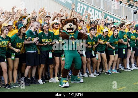 Baylor Bear mascot Bruiser gets in front of the Baylor Line before they ...