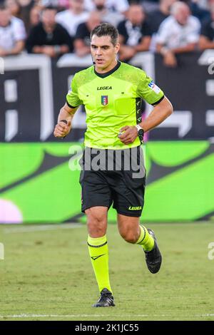 Genoa, Italy. 18th Dec, 2022. The Referee of the match Simone Sozza to  Seregno during Genoa CFC vs Frosinone Calcio, Italian soccer Serie B match  in Genoa, Italy, December 18 2022 Credit