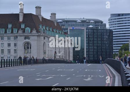 State funeral of Her Majesty Queen Elizabeth II, London, UK, Monday 19th September 2022. Westminster Bridge closed to traffic in preparation for the ceremony. Stock Photo
