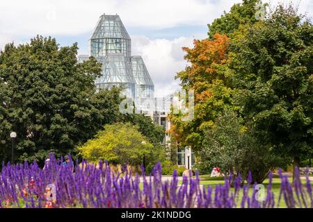 Ottawa, Canada - September 12, 2022: Major's Hill Park in Ottawa with National Gallery of Canada in background Stock Photo