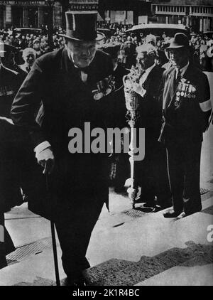 Winston Churchill at the Boer War Veteran's Parade. St Paul's Cathedral. 1949 Stock Photo