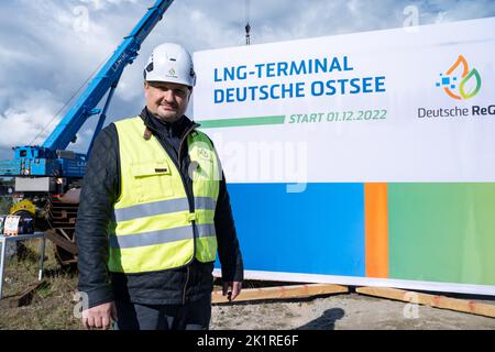 20 September 2022, Mecklenburg-Western Pomerania, Lubmin: Stephan Knabe, Chairman of the Supervisory Board and one of the founders and shareholders of Deutsche Regas, plans to land liquefied natural gas (LNG) in the industrial port of Lubmin with his company Deutsche ReGas GmbH &Co. KGaA from the beginning of December. LNG is to be landed in Lubmin's industrial port by means of a floating storage and regasification vessel (FSRU). Photo: Stefan Sauer/dpa Stock Photo