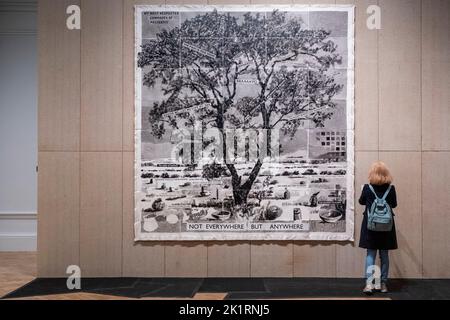 London, UK.  20 September 2022. A visitor views 'An Argument Mired in Nostalgia', 2021, by William Kentridge at the press view of a new exhibition by Johannesburg-born artist William Kentridge at the Royal Academy.  Early works made during the apartheid regime of the 1980s, to large-scale productions and animations from a 40-year career are on show in the biggest exhibition of the artist’s work in the UK, 24 September to 11 December 2022.  Credit: Stephen Chung / Alamy Live News Stock Photo