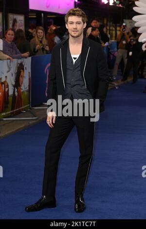 September 20th, 2022. London, UK. Joe Alwyn arriving at the Catherine Called Birdy UK Premiere, Curzon  Mayfair, London. Credit: Doug Peters/EMPICS/Alamy Live News Stock Photo