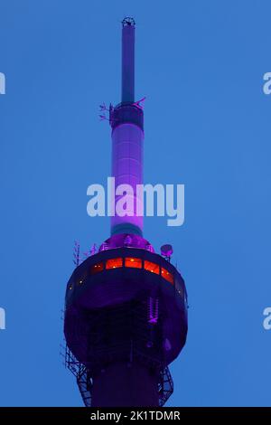 The UK's tallest free standing structure Arqiva Tower, was lit up in Purple t opay tribute to Her Majesty the Queen Elizabeth. Stock Photo