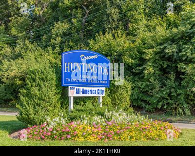 Discover Huntington Sign in Huntington, NY Stock Photo