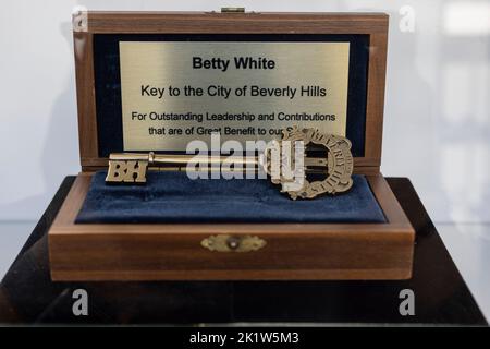 Beverly Hills, USA. 20th Sep, 2022. Betty White's Collection of Memorabilia is up for auction Julien's Auctions. 9/20/2022 Beverly Hills, CA., USA (Photo by Ted Soqui/SIPA USA) Credit: Sipa USA/Alamy Live News Stock Photo