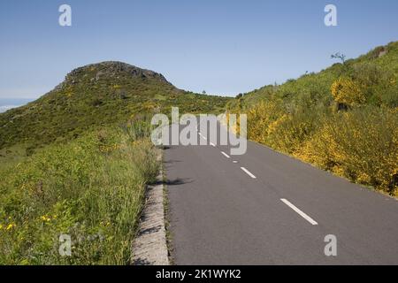 road leading South West from near Portao dos Serveiras in central Madeira Stock Photo