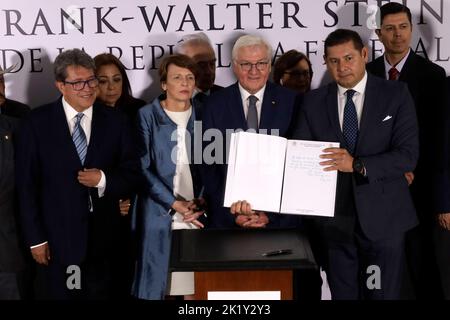 Mexico City, Mexico. 20th Sep, 2022. The President of the Federal Republic of Germany, Frank - Walter Steinmeier with the presidents of the Senate of Mexico, Alejandro Armenta and the coordinator of the Movimiento de RegeneraciÃ³n Nacional party in the Senate; Ricardo Monreal during the visit of the Germany President Frank - Walter Steinmeier in Mexico City. on September 20, 2022 in Mexico City, Mexico. (Credit Image: © Luis Barron Eyepix Group/eyepix via ZUMA Press Wire) Stock Photo