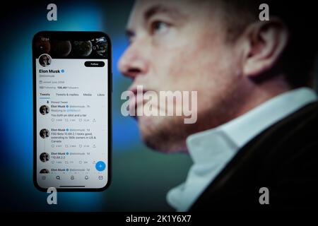 Warsaw, Poland. 21st Sep, 2022. The Twitter profile page belonging to Elon Musk is seen on an Apple iPhone mobile phone in this photo illustration Warsaw, Poland on 21 September, 2022. Also showing a Tweet by Musk hitting out former US Secretary of Labor Rovert Reich over emeral mine accusations. (Photo by Jaap Arriens/Sipa USA) Credit: Sipa USA/Alamy Live News Stock Photo