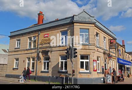 The Corner Cupboard pub- Victoria Inn Gartsides Ales, 34 High St West, Glossop, High Peak, Derbyshire, England, UK, SK13 8BH Stock Photo