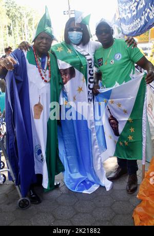 New York, USA. 21st Sep, 2022. (NEW) Nigerians protest and demand creation of Yoruba Nation during UNGA 77 in New York. September 20, 2022, New York, USA: Nigerians protest and demand creation of Yoruba Nation during the 77th United Nations General Assembly in New York during their presidentÃ¢â‚¬â„¢s speech at the UNGA 77 in New York. They want to exit Nigeria and have their own Yoruba Nation and showing their disgust against Muhammadu BuhariÃ¢â‚¬â„¢s government. They sang and danced attracting attentions of other protesters even that of the policemen. The seventy-seventh session of the Stock Photo