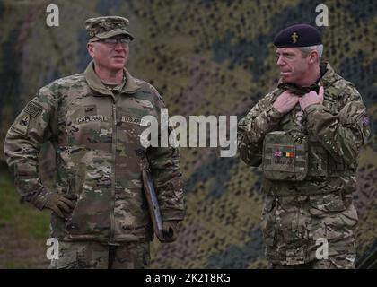 NOWA DEBA, POLAND. 21 September 2022. U.S. Army Col. Stephen Capehart (Left), the commander of 3rd Armored Brigade Combat Team, 4th Infantry Division. Soldiers from Poland, the USA and Great Britain take part in the joint military exercise 'BEAR 22' (Polish: Niedzwiedz 22') in Podkarpacie, in eastern Poland.  The exercises will last until Friday and are designed to strengthen interoperability and cooperation with the Allies. Credit: ASWphoto/Alamy Live News Stock Photo