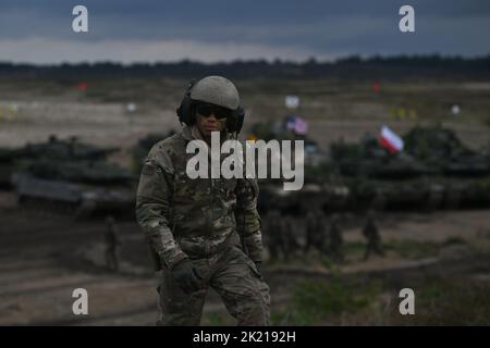 NOWA DEBA, POLAND. 21 September 2022. Soldiers from Poland, the USA and Great Britain take part in the joint military exercise 'BEAR 22' (Polish: Niedzwiedz 22') in Podkarpacie, in eastern Poland.  The exercises will last until Friday and are designed to strengthen interoperability and cooperation with the Allies. Credit: ASWphoto/Alamy Live News Stock Photo