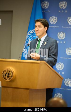Bob Rae, Permanent Representative of Canada to the United Nations ...
