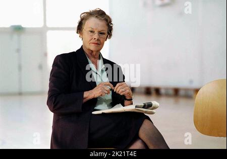 JUDI DENCH, NOTES ON A SCANDAL, 2006 Stock Photo