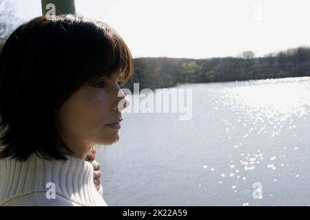 SANDRA BULLOCK, THE LAKE HOUSE, 2006 Stock Photo