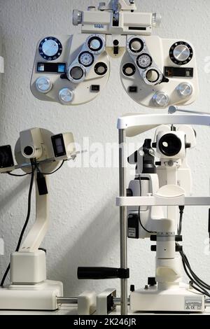 Messgeräte bei einem Optiker oder Augenarzt