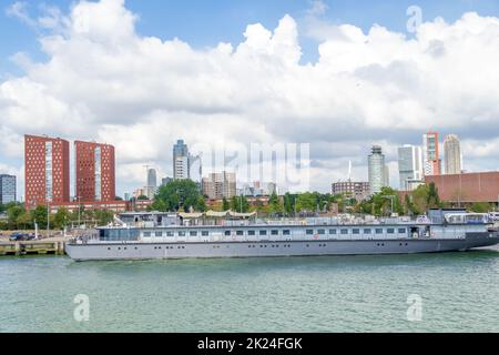 Amsterdam, Nederland - September, 2022: High rise industrial buildings located in Rotterdam. Stock Photo