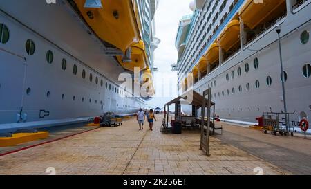 Cozumel, Mexico - May 04, 2022: Symphony of the seas is the biggest cruise ship, docked in Roatan, Honduras Stock Photo