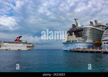 Cozumel, Mexico - May 04, 2022: Symphony of the seas is the biggest cruise ship, docked in Cozumel, Mexico Stock Photo