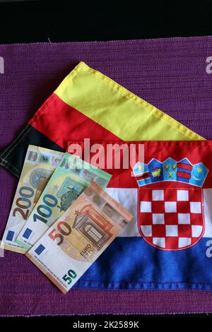 Kroatien bekommt nach Beschluss der EU-Komission zum 1. Januar 2023 den Euro als offizielle Währung. Der Kuna hat dann ausgedient. Für Urlauber und To Stock Photo
