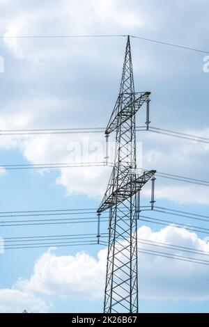 Electricity pylon for extensive free power transmission of high voltage ...