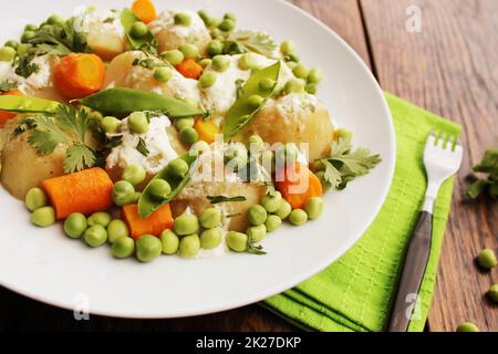 Vegetable Salad With Carrots, Peas, Mangetout And Mint Bath Towel by Great  Stock! - Pixels