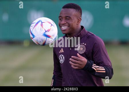 Wolfsburg, Germany. 22nd Sep, 2022. Soccer: Training of the German U21 national team before the friendly matches against France (Sept. 23, 2022) and England (Sept. 27, 2022). U21 international Youssoufa Moukoko during final training. Credit: Swen Pförtner/dpa/Alamy Live News Stock Photo