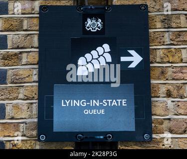 London, UK - September 17th 2022: A sign on the route of the Lying-in-State queue to see Queen Elizabeth II lying-in-state. Stock Photo