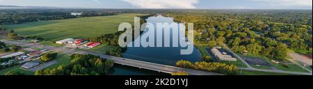 Panorama of a bridge crossing the Elk River. Aerial, overhead, view, of lakefront homes and floating boat docks on Tims Ford Lake in Estill Springs,Te Stock Photo