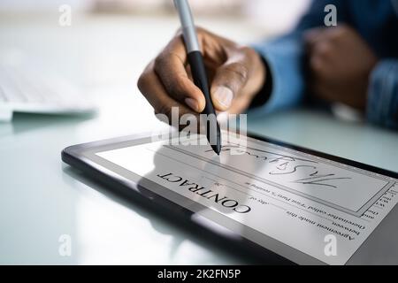 Contract E Signature. Employee Signing Stock Photo