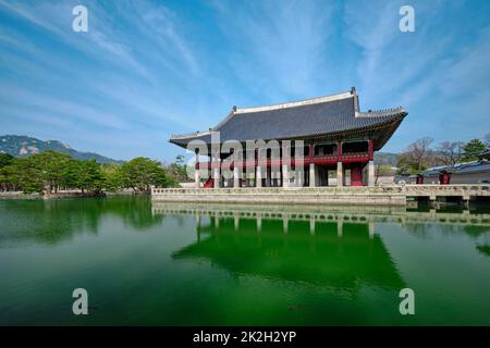 Gyeonghoeru Pavillion Royal Banquet Hall in Gyeongbokgung Palace, Seoul Stock Photo