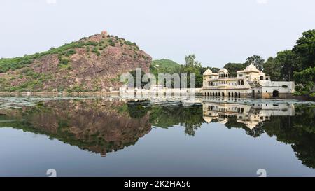 Sukh Mahal and Tiger Hill in the Jait Sagar Lake, Bundi, Rajasthan, India. Stock Photo