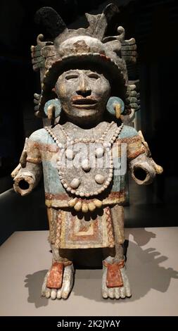 post-classical, Mayan, Anthropomorphic (ceramic) incense burner alluding to the four cardinal points and the centre of the cosmos. Mayapan, Yucatan, Mexico. 1250-1550 AD Stock Photo