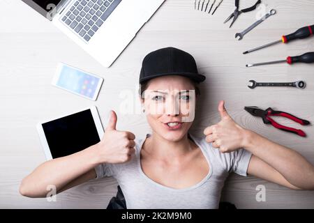 computer no problem says this woman Stock Photo