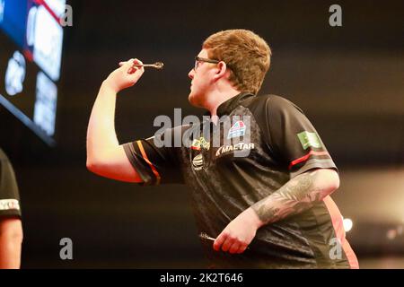 Wieze, Belgium. 23rd Sep, 2022. Irish Keane Barry pictured in action during the first day of the Belgian Darts Open, a tournament in the European Tour that takes places from September 23 until September 25 in Wieze, Friday 23 September 2022. BELGA PHOTO MARIJN DE KEYZER Credit: Belga News Agency/Alamy Live News Stock Photo