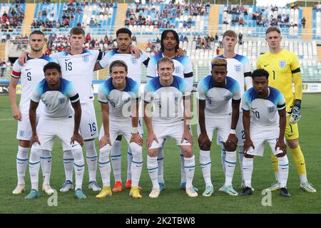 Cardiff City Academy on X: More good news for our U21 side - Lennon Peake  has joined the U21 setup for the remainder of the 2022/23 season, subject  to international clearance. The